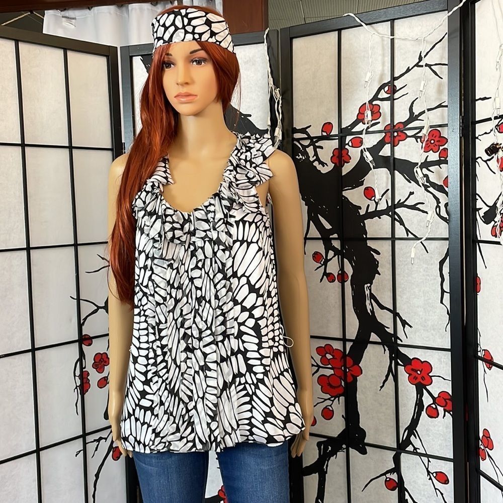 WHITE House/Black Market Size Small Flowy Sleeveless/Lined Top. In EUC. - Picture 3 of 12